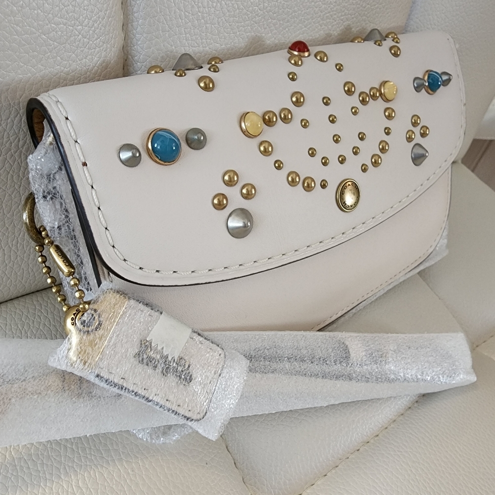 NWT ~ Coach Clutch Wristlet with Rivets 1941 Glovetanned Leather ~ Color Chalk.
